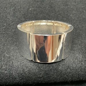 Stretchy silver bracelet